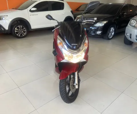 Honda PCX 150 – Ano 2014 | Econômica, confortável e prática!
