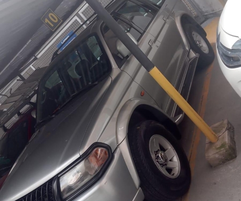 MITSUBISHI PAJERO à venda.