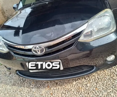 TOYOTA ETIOS à venda.
