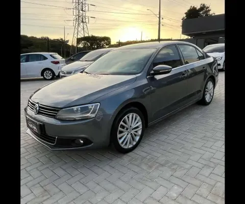 VOLKSWAGEN JETTA 2.0T 2014
