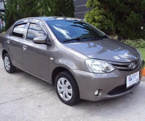 Etios sedan x plus 1.5 completo 2017