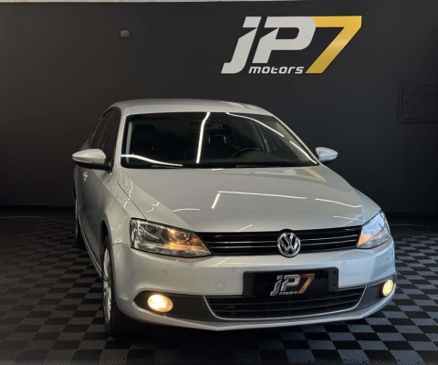 Volkswagen Jetta Highline 2.0 TSI 16V 4p Tiptronic  - Prata - 2013/2013