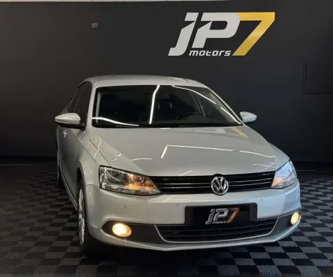 Volkswagen Jetta Highline 2.0 TSI 16V 4p Tiptronic  - Prata - 2013/2013