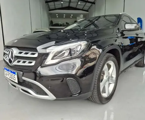 Mercedes Benz GLA-200 Flex Automático
