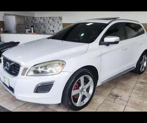 VOLVO XC 90 2.0 T8 HÍBRIDO R-DESIGN 4P