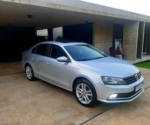 VOLKSWAGEN JETTA à venda.