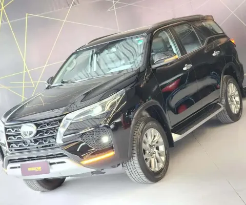 TOYOTA SW4 SRX 2023 - 7 LUGARES
