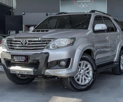 HILUX SW4 SRV 4X4 2013 (7 lugares)