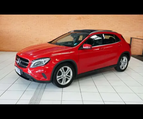 MERCEDES-BENZ GLA200 2015