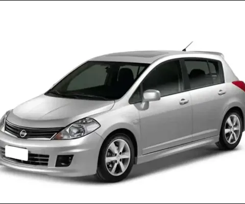 NISSAN TIIDA HATCH SL 1.8 16V-MT 4P 2013