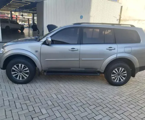Mitsubishi Pajero HPE-S 3.2 4x4 T.I.Diesel 5p Aut.