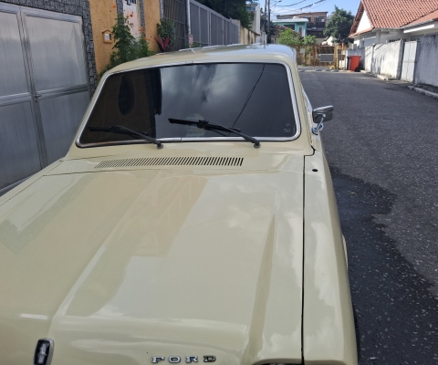 FORD BELINA à venda.