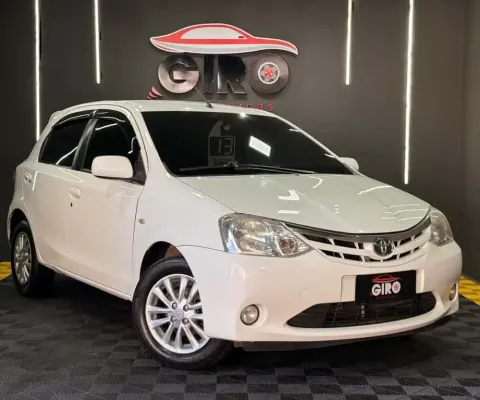 Toyota Etios XLS 1.5 Flex 16V 5p Mec - Branca - 2012/2013