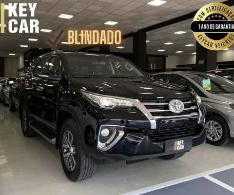 TOYOTA HILUX SW4 SW4 SRX 4x4 2.8 TDI 16V Dies. Aut.