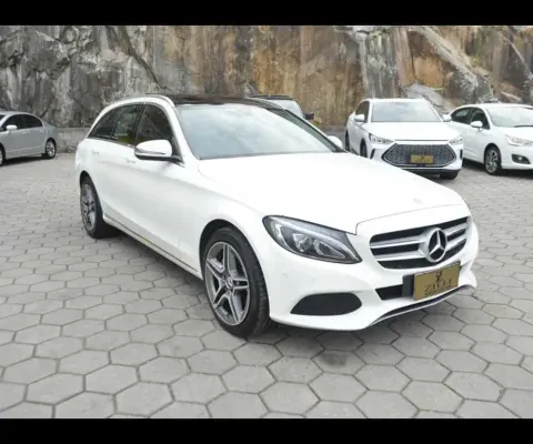 Mercedes-Benz Mercedes C-300 ESTATE AVANTGARDE 2.0 TURBO AT - Branca - 2017/2018
