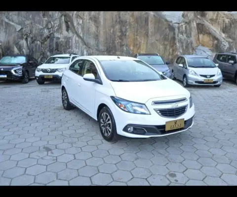 Chevrolet Onix LTZ 1.4 MT  - Branca - 2014/2015