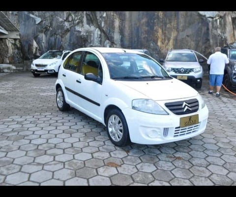 Citroën C3 GLX 1.4 MT  - Branca - 2011/2011