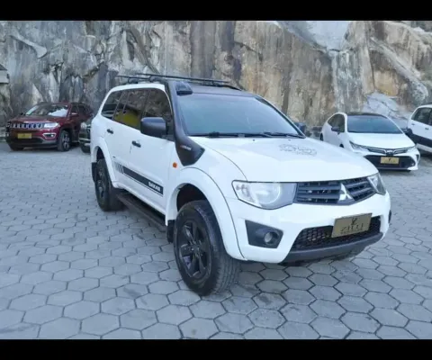 Mitsubishi Pajero Dakar 3.2 4X4 MT - Branca - 2013/2014