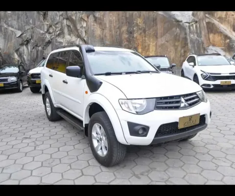 Mitsubishi Pajero Dakar 3.2 4X4 MT - Branca - 2013/2014