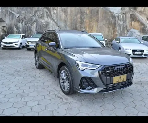 Audi Q3 PERFORMANCE BLACK 2.0 TFSI QUATTRO AT  - Cinza - 2022/2023