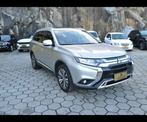 Mitsubishi Outlander HPE 2.0 AT  - Prata - 2018/2019