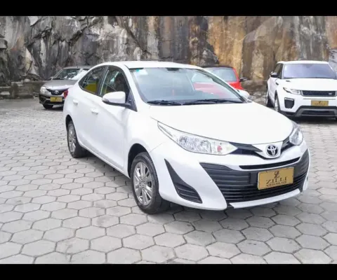 Toyota Yaris SEDAN XL PLUS CONNECT 1.5 CVT - Branca - 2021/2022
