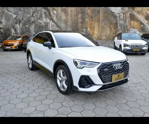 Audi Q3 SPORTBACK PERFORMANCE BLACK 2.0 TFSI QUATTRO AT - Branca - 2022/2023