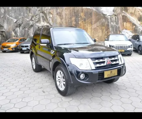 Mitsubishi Pajero Full 3D 3.2 HPE 4X4 AT  - Preta - 2013/2014