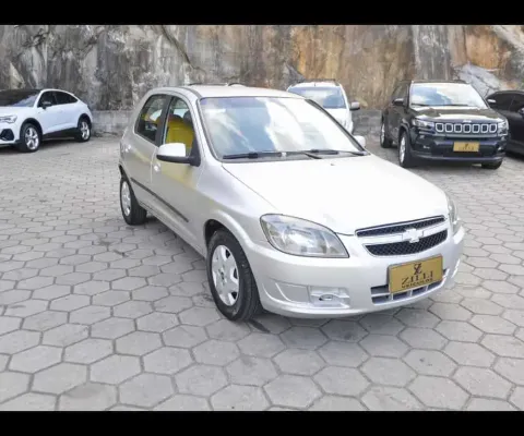 Chevrolet Celta LT 1.0 MT  - Prata - 2013/2014