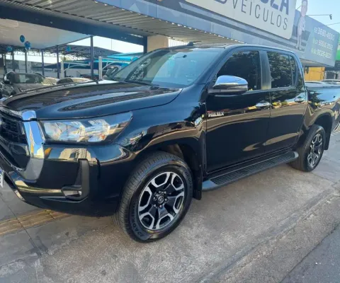 TOYOTA HILUX SRV 2.8 CD  4X4 AUTOMATICA  2023/2023 COMPLETA COMPLETA POUCA RODADA NOVISSIMA 