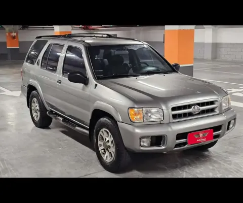 NISSAN PATHFINDER SE 2001