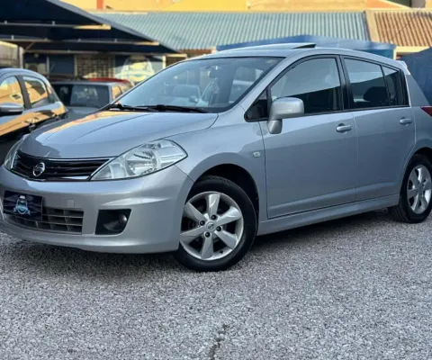 Nissan nissan tiida 1.8 s 2013