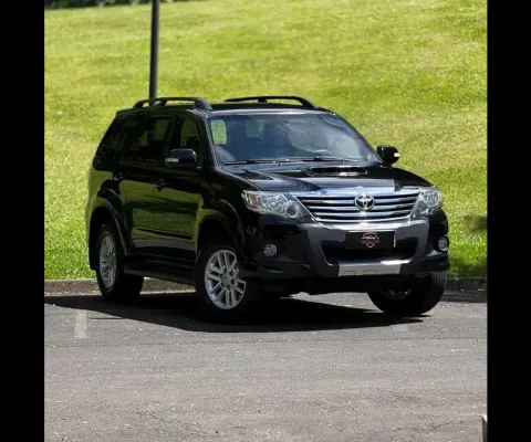 Toyota hilux sw4 3.0 srv 4x4 7 lugares 16v turbo intercooler diesel 4p aut 2015