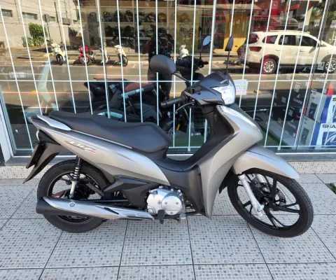 Honda Biz 125i 2023, apenas 7.000km, aceito troca, cartão e financio