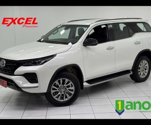 TOYOTA HILUX SW4 2.8 SRX 4X4 7 LUGARES 16V TURBO INTERCOOLER DIESEL 4P AUTOMÁTICO 2022