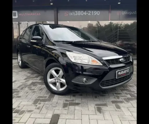 Ford Focus 1.6 S/SE/SE Plus Flex 8V/16V  5p  - Preta - 2013/2013