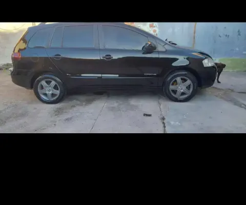 Carro revisado com pneus novos, só pegar e andar