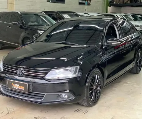 VOLKSWAGEN JETTA 2.0 TSI Highline 200cv - 2011/2012