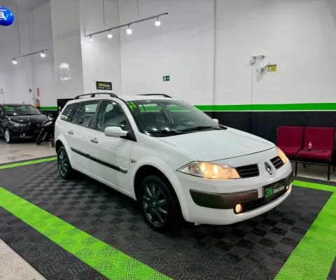 Renault - Megane Grand Tour Dynamique 1.6 16v Flex