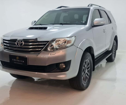TOYOTA HILUXSW4 SRV4X4 2015