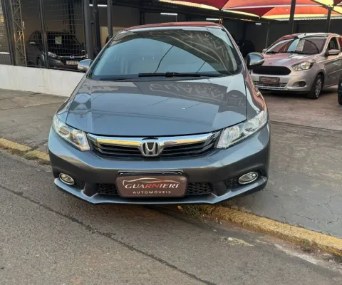 super conservado, carro com procedencia e qualidade que voce procura para viajar com a família.