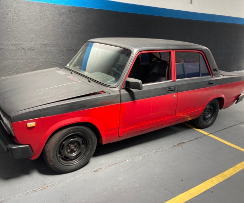 LADA LAIKA 1.6 ano 1995 licenciado, funcionando à venda.
