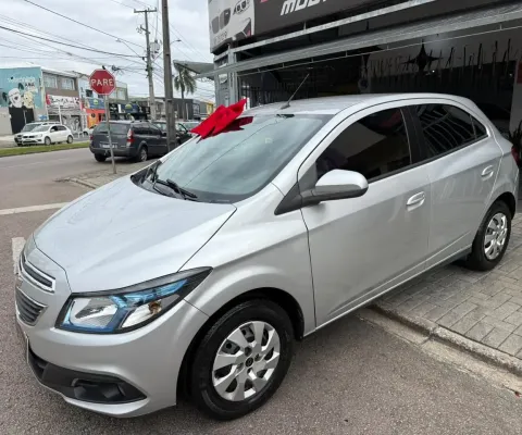 Chevrolet Ônix LT (My link) 1.4 8v Spe/4-----------------
