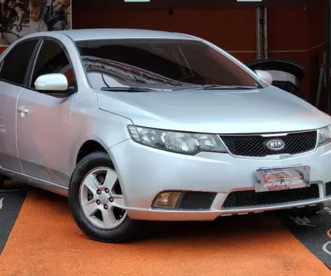 KIA CERATO 1.6 MANUAL 2011 – CONFORTO E ESTILO