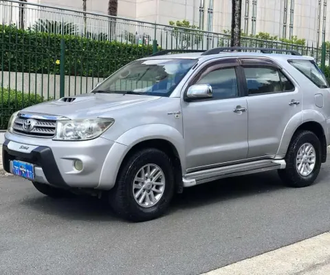 TOYOTA HILUX SRV CD 4X4 AT 2011