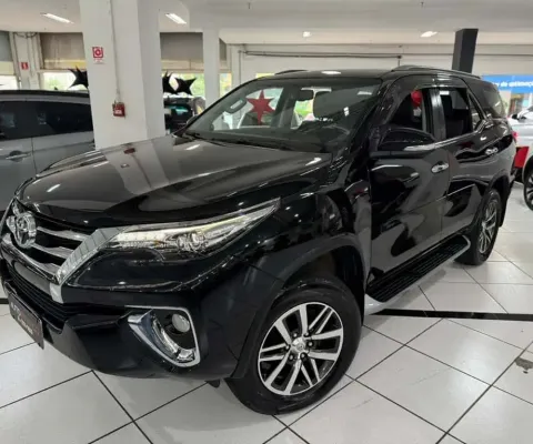Toyota Hilux SW4 Gasolina Automático