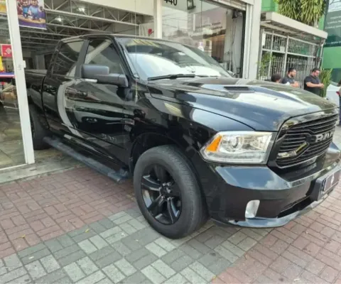 Ram Classic 2022 5.7 v8 gasolina laramie night edition cd 4x4 automático