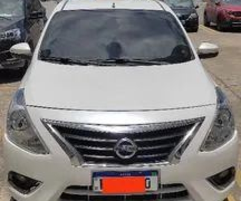 NISSAN VERSA 1.6 SL Automático completo!