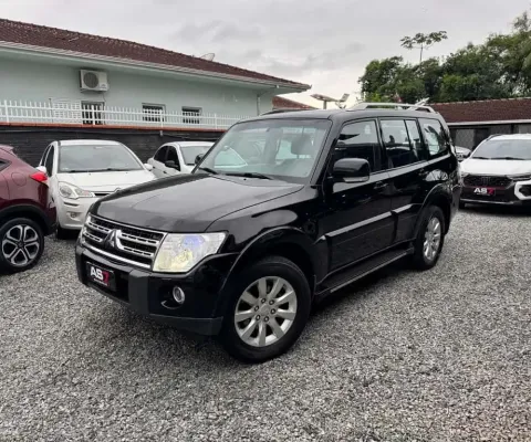Mitsubishi Pajero HPE Full 3.2 4x4 T.I.Dies. 5p Aut  - Preta - 2010/2011