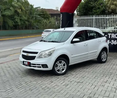 Chevrolet Agile LTZ 1.4 MPFI 8V FlexPower 5p  - Branca - 2010/2011